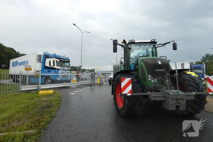 Broeren blokkeren toegang tot Jumbo distributiecentrum