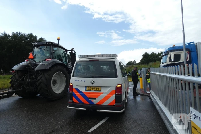 Broeren blokkeren toegang tot Jumbo distributiecentrum