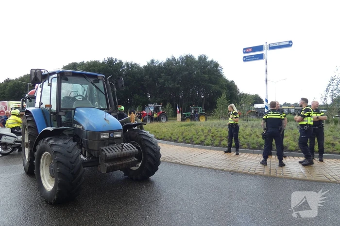 Broeren blokkeren toegang tot Jumbo distributiecentrum