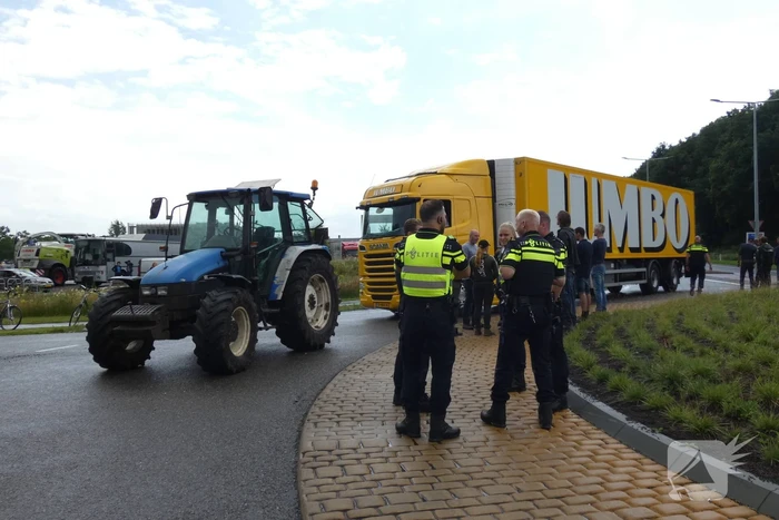 Broeren blokkeren toegang tot Jumbo distributiecentrum