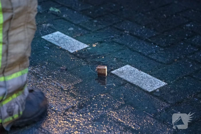Brand in motorcompartiment van auto