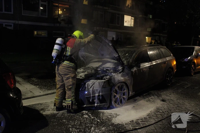 Brand in personenauto IJsselmonde