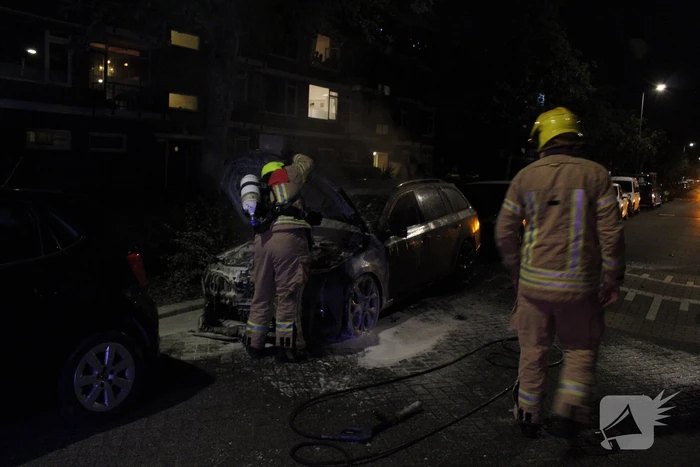 Brand in personenauto IJsselmonde