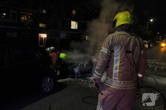 Brand in personenauto IJsselmonde