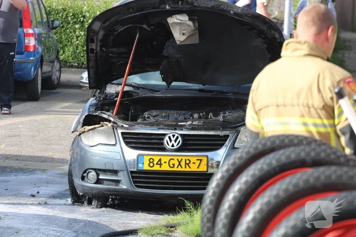 Voorkant van auto uitgebrand