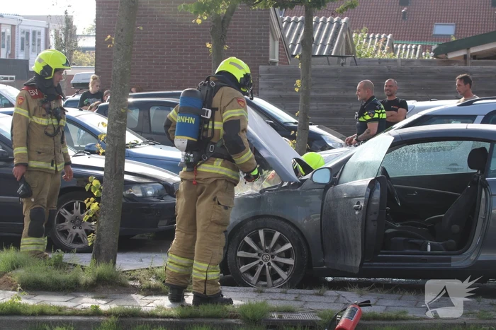Voorkant van auto uitgebrand