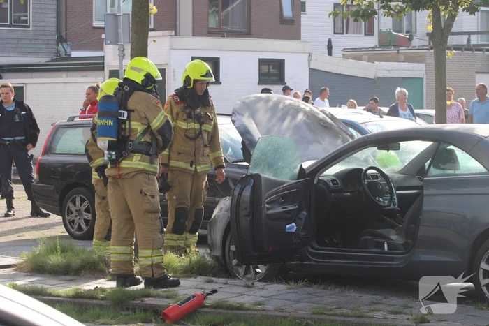 Voorkant van auto uitgebrand