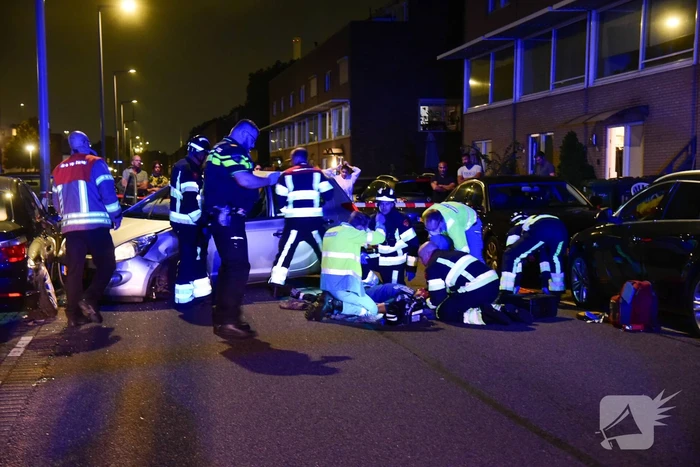 Man zwaargewond bij auto ongeluk