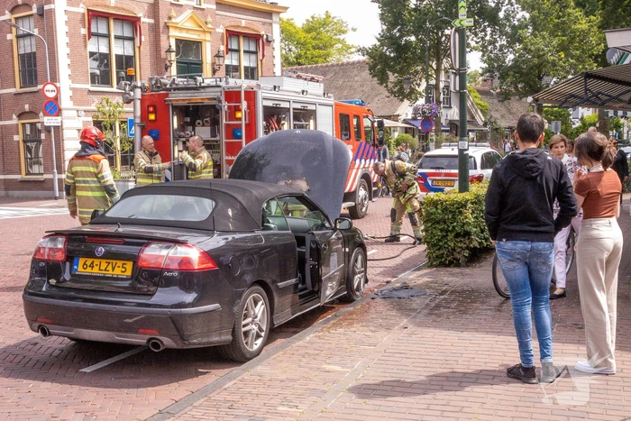 Motorcompartiment auto vat vlam