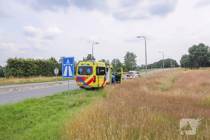 Lesmotorrijder gaat hard onderuit