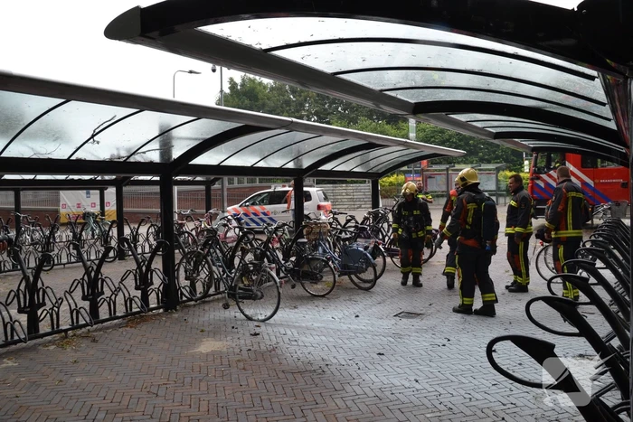 Fiets in brand in fietsenstalling