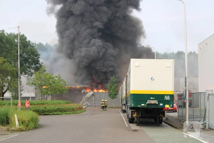 Grote uitslaande brand bij Groenland Kip