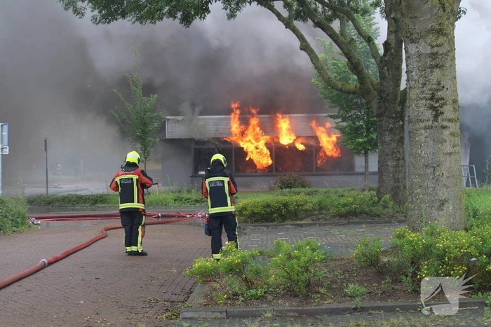 Grote uitslaande brand bij Groenland Kip