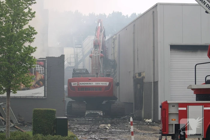 Grote uitslaande brand bij Groenland Kip