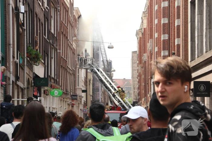 Acht gewonden bij grote brand in hotel Winston