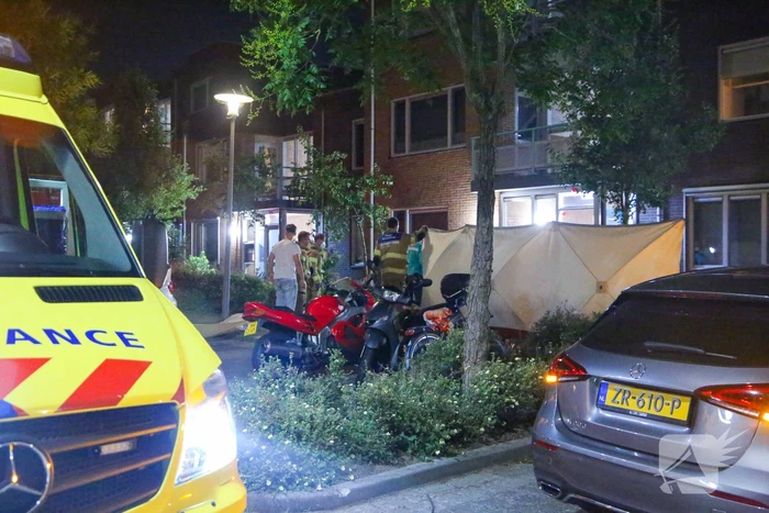 Persoon zwaargewond door incident op straat