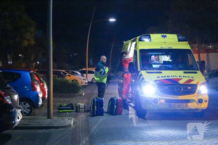 Persoon zwaargewond door incident op straat
