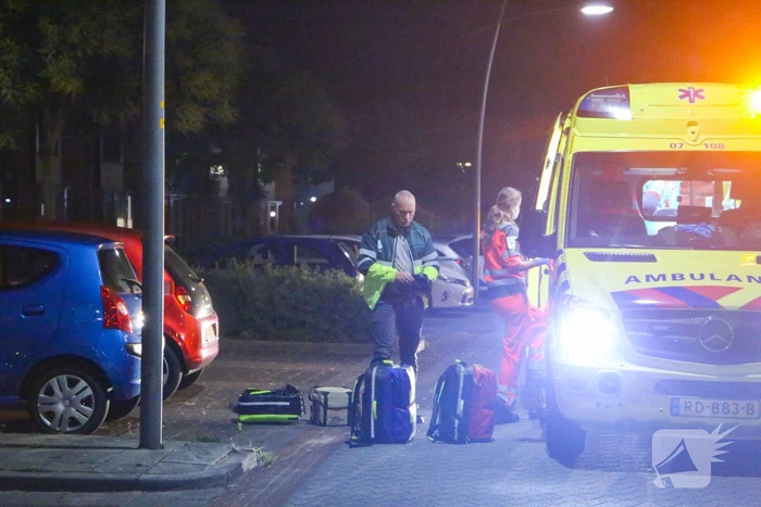 Persoon zwaargewond door incident op straat