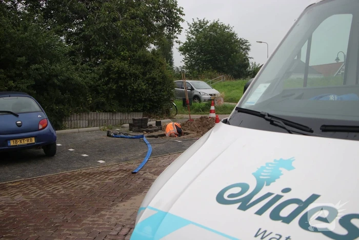 Parkeerplaats opengebroken door waterlekkage