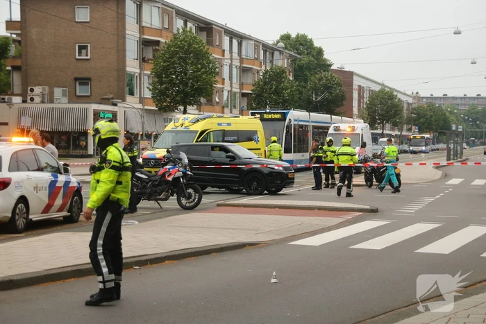 Motorrijder gewond bij botsing met Range Rover