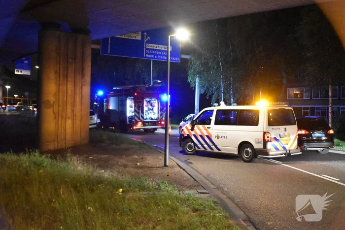 Auto vliegt in brand na aanrijding met ANWB portaal