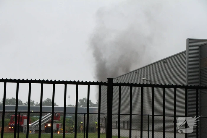 Zeer grote brand in bedrijfspand
