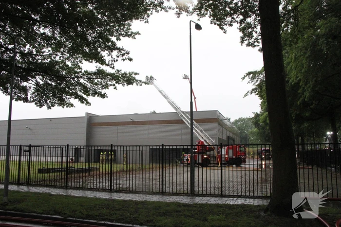 Zeer grote brand in bedrijfspand