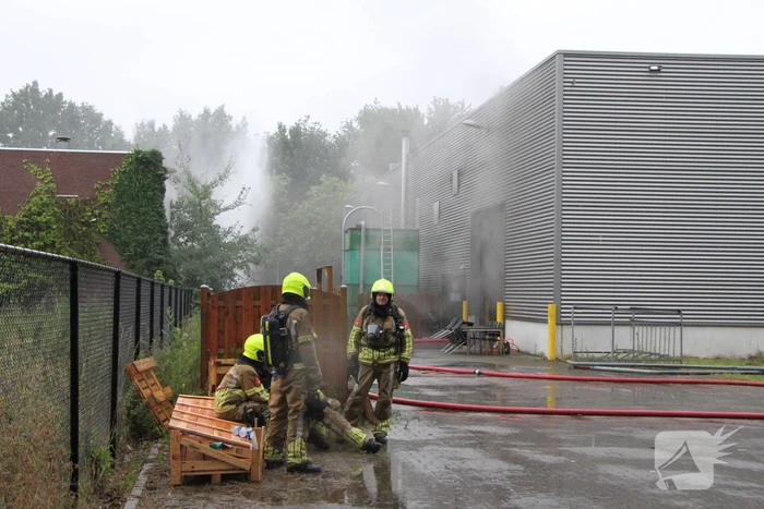Zeer grote brand in bedrijfspand