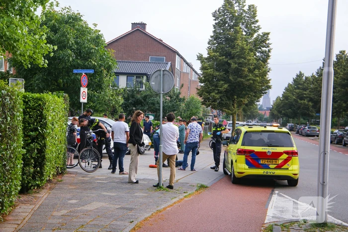 Jonge fietser gewond bij botsing met een personenauto
