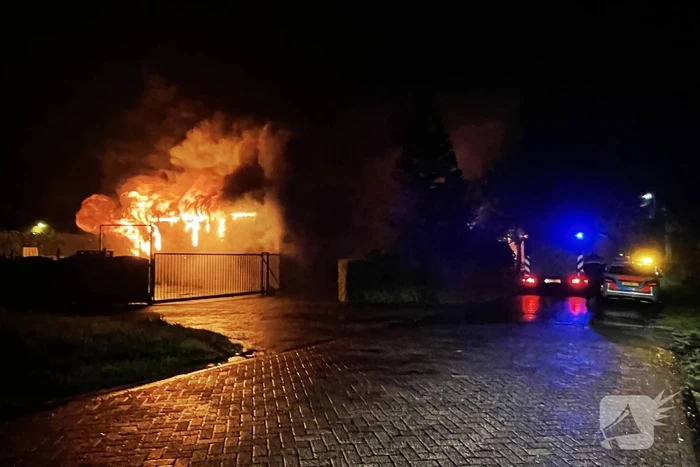 Kalven gered bij grote brand