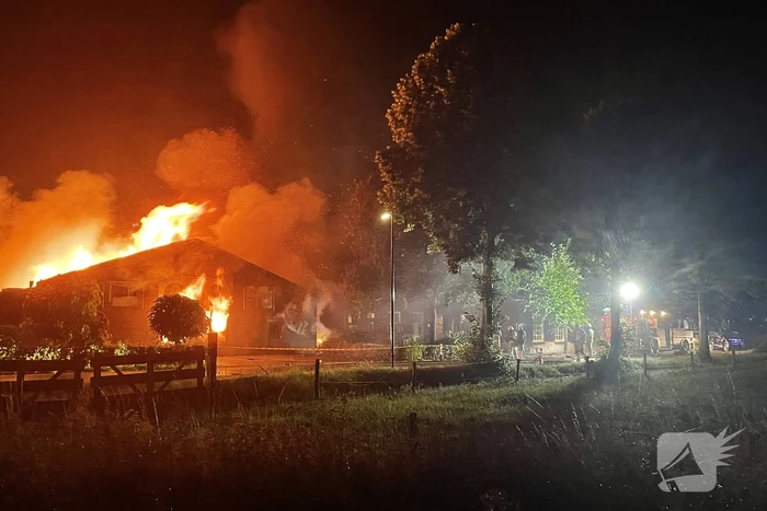 Kalven gered bij grote brand