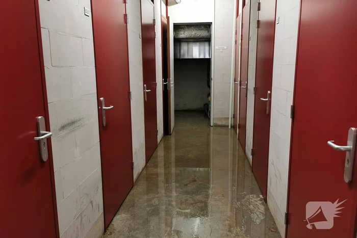 Brandweer repareert tijdelijk waterlekkage