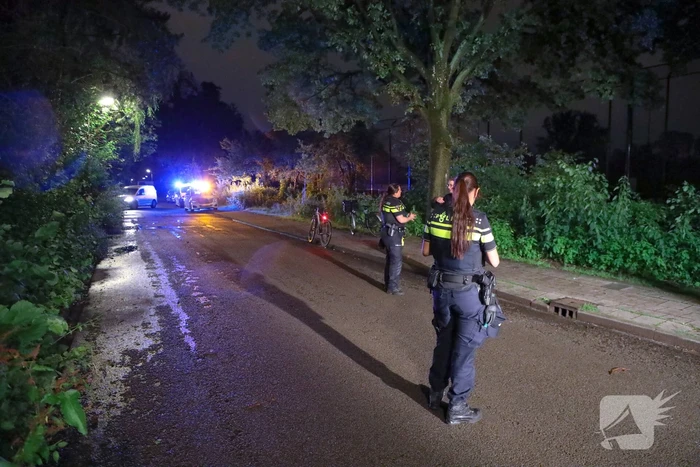 Brandweer blust brand in huisje van softbal vereniging Quick