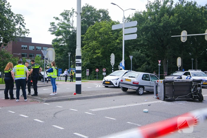 Canta 45-km brommobiel botst met personenwagen