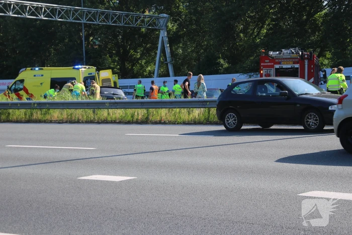 Snelweg dicht door verkeersongeval