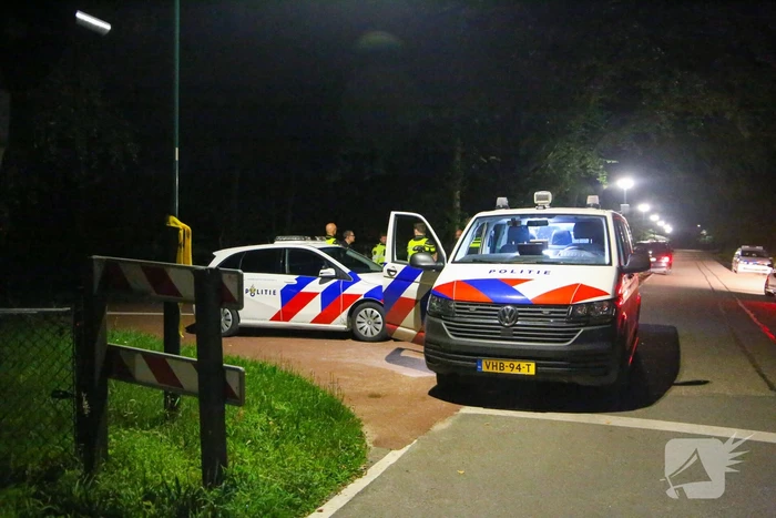 Politie zoekt naar vermist minderjarig meisje in bos