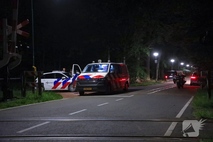 Politie zoekt naar vermist minderjarig meisje in bos