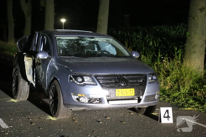 Meerdere gewonden bij botsing tegen boom