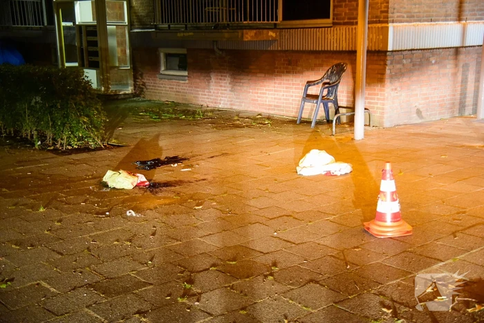 Man zwaargewond na schietpartij op straat