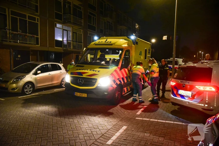 Man zwaargewond na schietpartij op straat