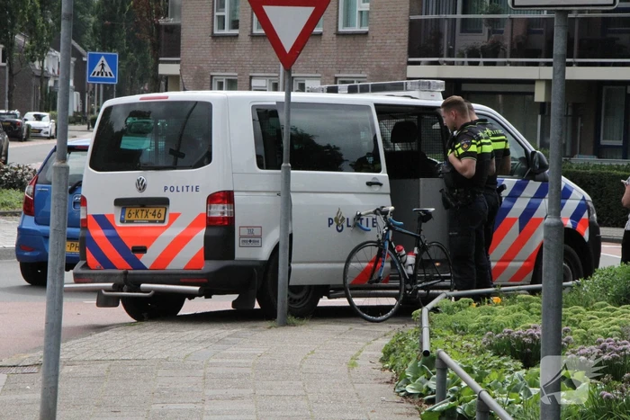 Wielrenner aangereden op rotonde