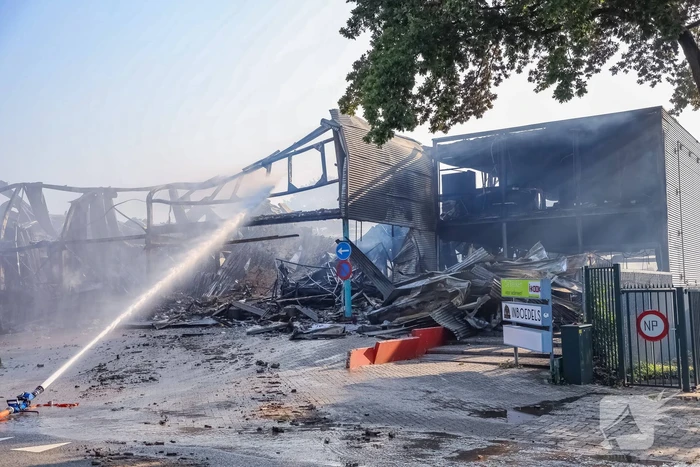 Miljoenenschade na verwoestende brand