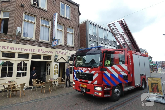 Kitten kiest het hazenpad bij reddingspoging