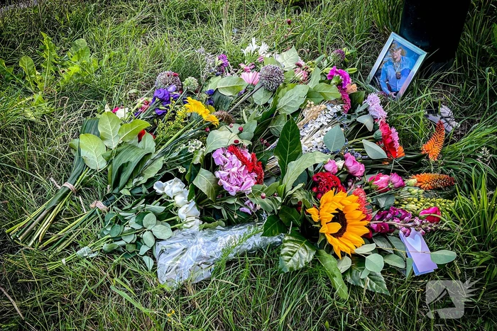 Bloemen neergelegd voor omgekomen motorrijder (32)