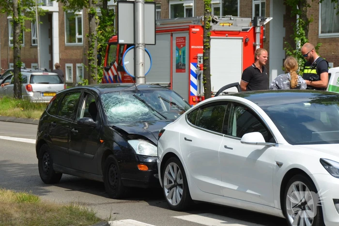 Kop-staart botsing bij oversteekplaats in Potmargezone