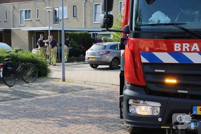 Brandweer sluit steeg af door instortingsgevaar