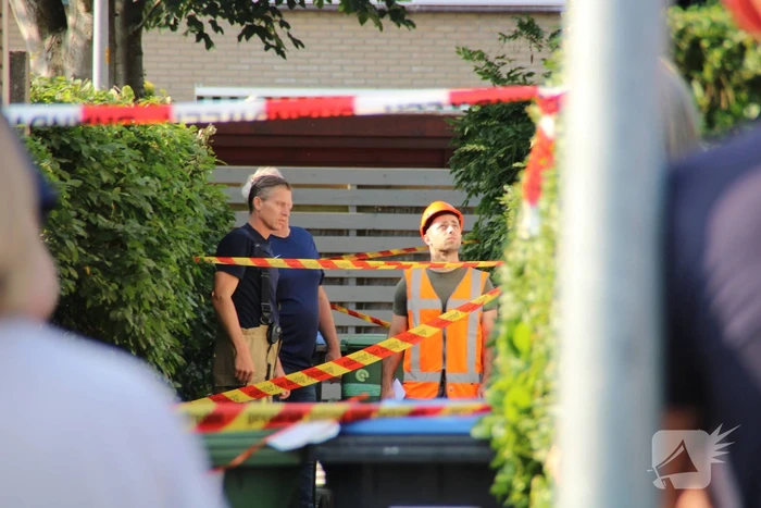 Brandweer sluit steeg af door instortingsgevaar