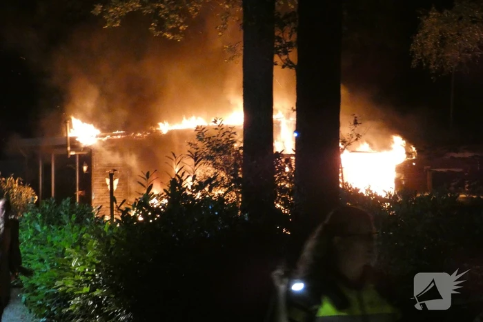 Chalet verwoest door uitslaande brand
