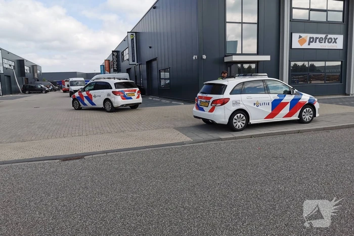 Brand door pelletkachel in autoschadebedrijf