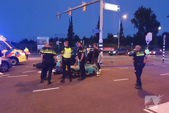 Motorrijder gewond bij botsing met auto